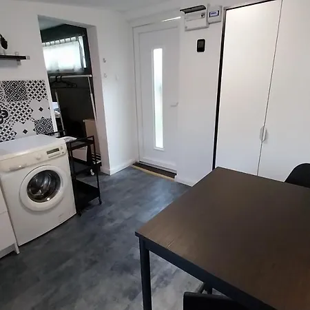 Hi-bp Garden Batsanyi Tiny House Near The Train With Free Parking Apartment *
