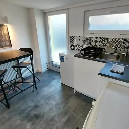Hi-bp Garden Batsanyi Tiny House Near The Train With Free Parking Appartamento Budapest