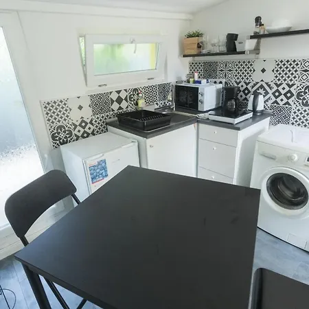 Hi-bp Garden Batsanyi Tiny House Near The Train With Free Parking Appartamento