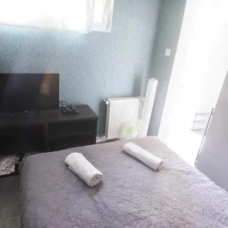 Appartamento Hi-bp Garden Batsanyi Tiny House Near The Train With Free Parking Budapest