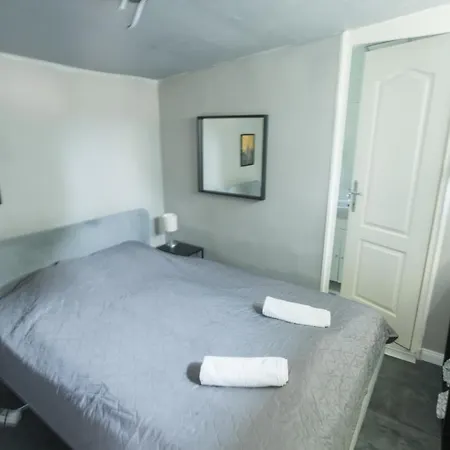 Hi-bp Garden Batsanyi Tiny House Near The Train With Free Parking Appartamento Budapest