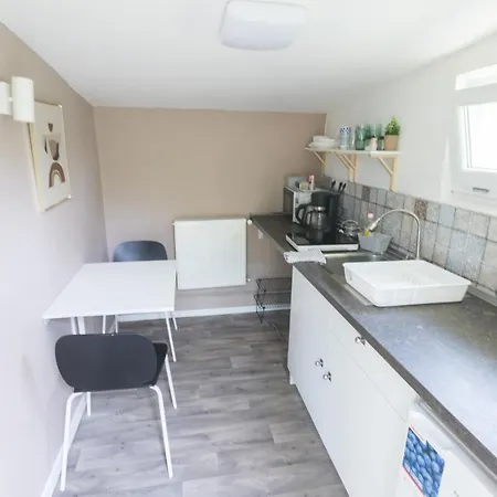 Hi-bp Garden Batsanyi Tiny House Near The Train With Free Parking Appartamento Budapest